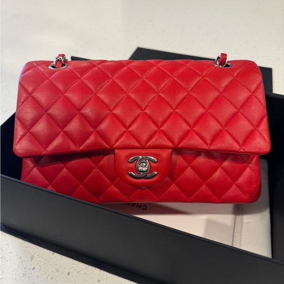 CHANEL Handbags - CHANEL Classic Medium Double Flap bag lambskin